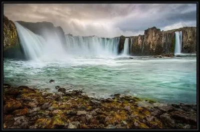 Картина Водопад в горах