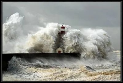 Буря на море