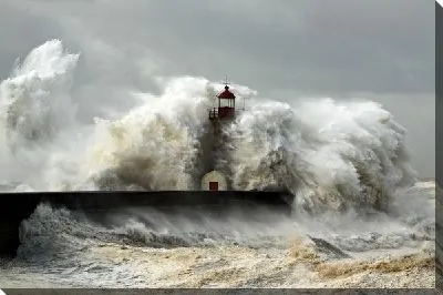 Буря на море