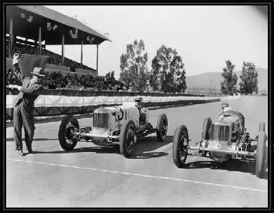 Гонки на ретро автомобиле