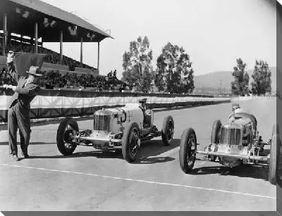 Гонки на ретро автомобиле