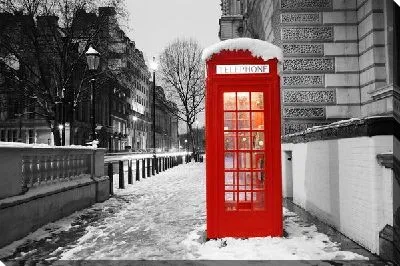 Красная телефонная будка в Лондоне