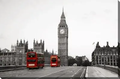 Два красных автобуса в Лондоне