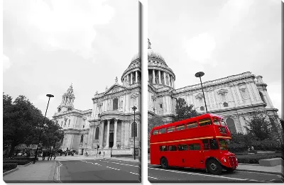 Красный автобус на фоне Собора Святого Павла