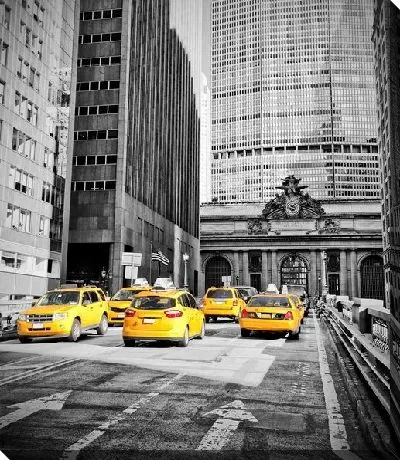 Постер Желтое такси на городской дороге