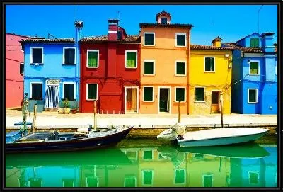 Картина Цветные дома и лодки в Венеции