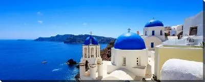 Постер Синекупольная церковь на берегу Греции