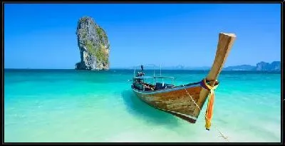 Картина Лодка в море на фоне горы