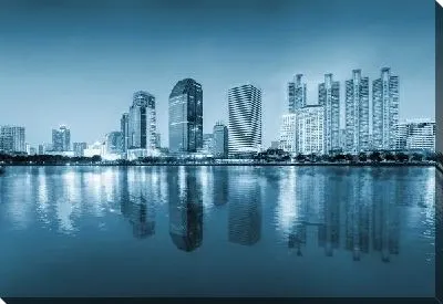 Бангкок отражающийся в реке