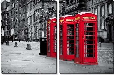 Телефонные будки в ряд
