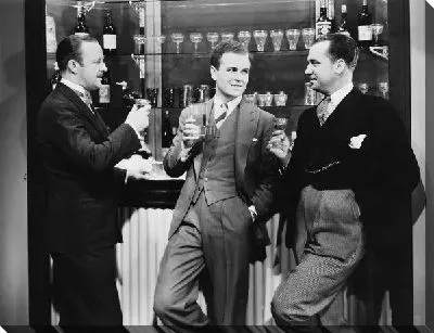 Мужчины у бара