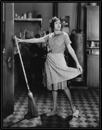 Картина Девушка со шваброй