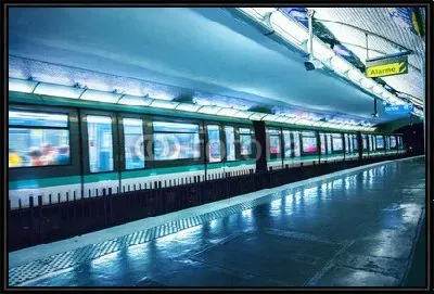 Станция метро в Париже