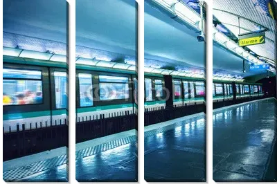 Станция метро в Париже