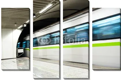 Поезд метро