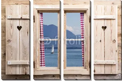 Деревянные окна с видом на озеро 