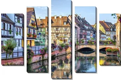 Красочные традиционные французские дома в Колмар