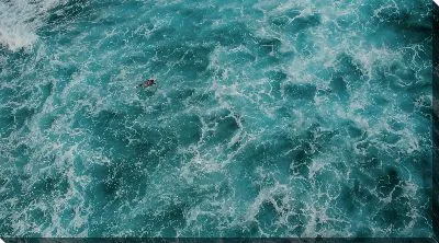 Человек в океане