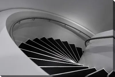 Черно-белая лестница