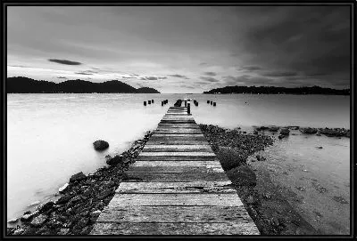 Мост на пляже