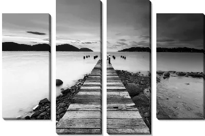 Мост на пляже