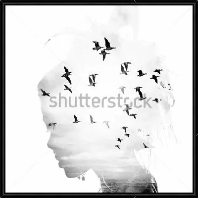 Двойная экспозиция - голова девушки и птицы