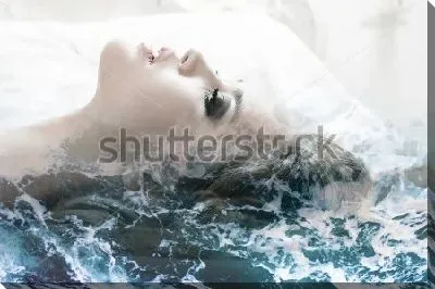 Постер Двойная экспозиция - девушка и вода