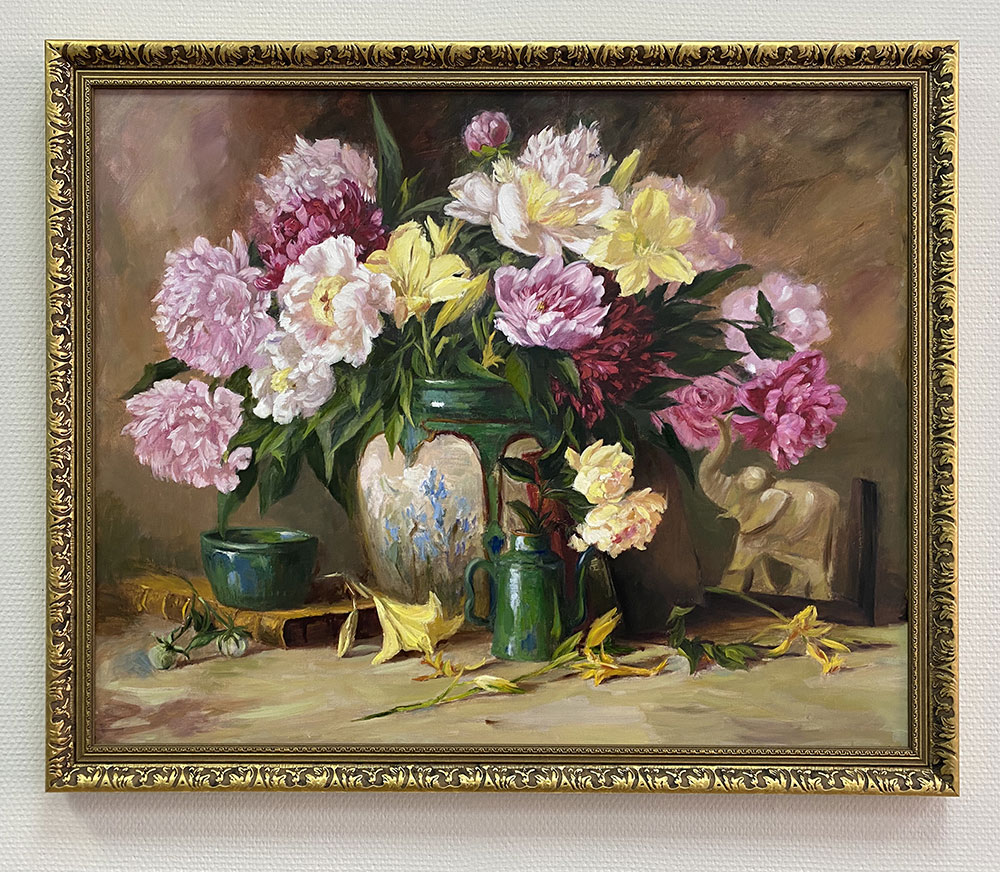 Пионы в вазе