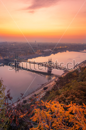 Картина маслом Панорама Будапешта с горы Геллерт на восходе солнца осенним утром 