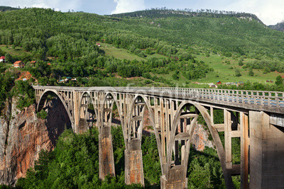 Постер Арочный мост в Черногории.  