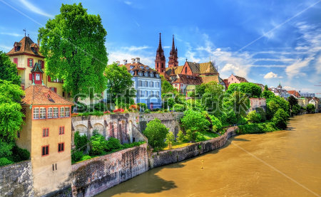 Картина Красивая набережная в Старом городе Базеля на реке Рейн 