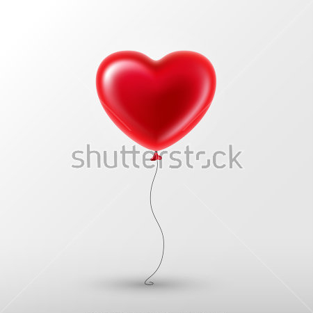 Постер Красный воздушный шарик в форме сердечка на светлом фоне 