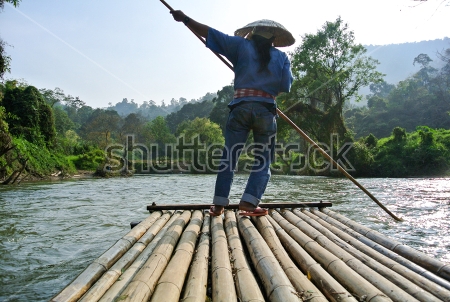 Картина Сплав по реке на бамбуковом плоту 