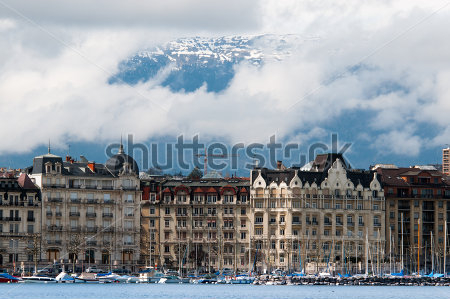 Картина маслом Живописный вид с низкими облаками над набережной Женевского озера в Женеве 