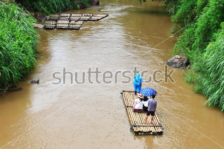 Картина Сплав по реке на бамбуковых плотах 