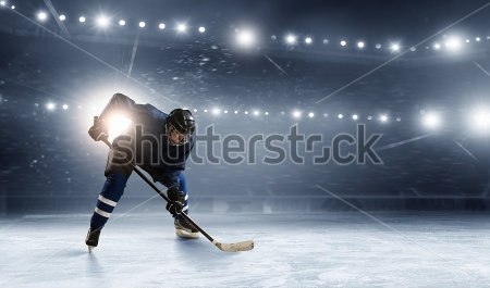 Картина Хоккеист с клюшкой на катке 