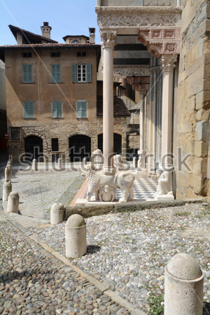 Картина Красивая улица старого города в Бергамо 