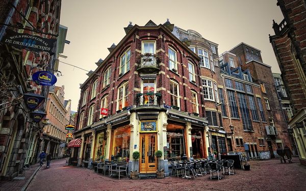 Картина маслом Кафе в Амстердаме 