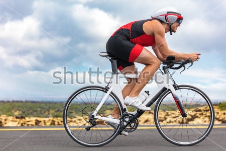 Картина Велогонщик на открытой трассе 