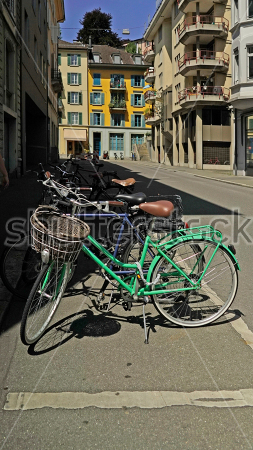 Картина маслом Улочка с велосипедами в Люцерне 