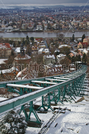 Картина Панорама зимнего Дрездена с подвесной железной дорогой на первом плане 