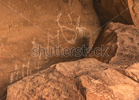 Картина маслом Древние петроглифы на скалах 