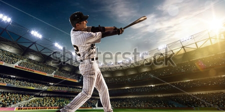 Постер Профессиональный игрок в бейсбол с битой в руках 