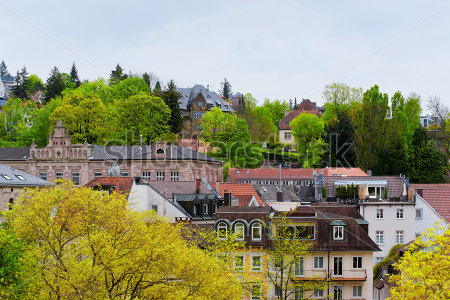 Картина Красивый осенний пейзаж с видом на крыши Старого города в Баден-Бадене 