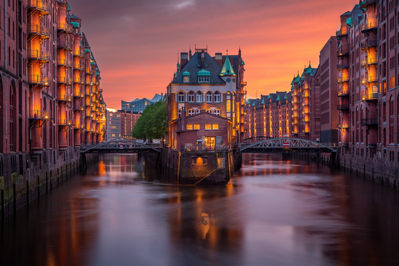 Картина Каналы Гамбурга на закате 