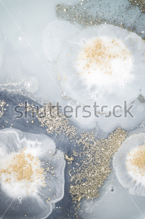 Картина Медузы на золотом песке 