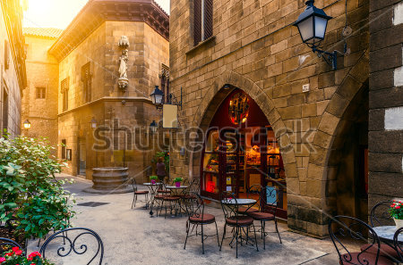 Картина маслом Уютный дворик традиционной мавританской архитектуры с летним кафе в Барселоне (Испания) 