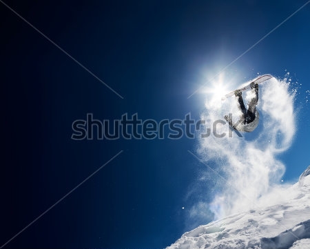 Картина Сноубордист делает высокий эффектный прыжок 