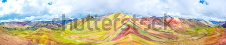 Постер Развёрнутая панорама семицветных гор Монтана-де-Сиете в Перу  
