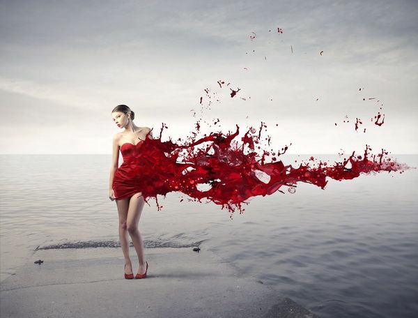Постер Девушка в платье из красных брызг  